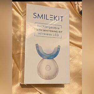 😁 SmileKit Teeth Whitening Wireless Charging Dental Kit NEW SEALED